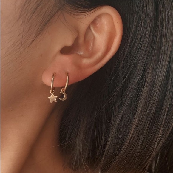 LAST ONE 💖Minimalist Moon Star huggie Earrings - Picture 3 of 13